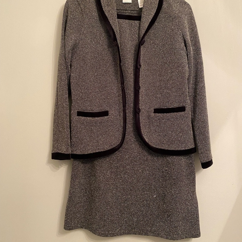 Emma James Skirt Suit 2Piece Set. Size Medium